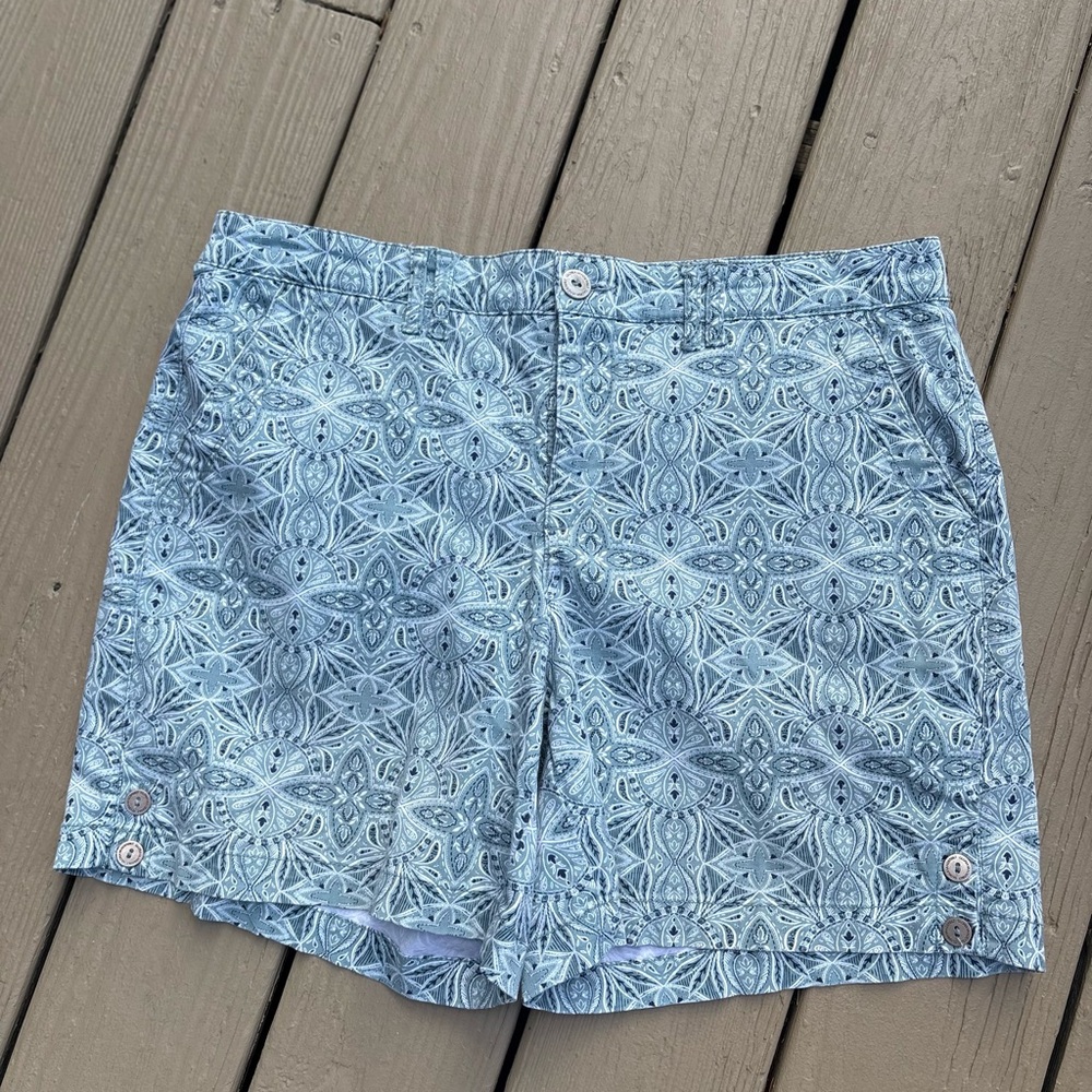 GLORIA VANDERBILT Green/Blue/White Paisley Patterned High-Rise Shorts, Size: 12